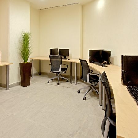 ספופן Holiday Inn Express Guadalajara Expo By Ihg מראה חיצוני תמונה
