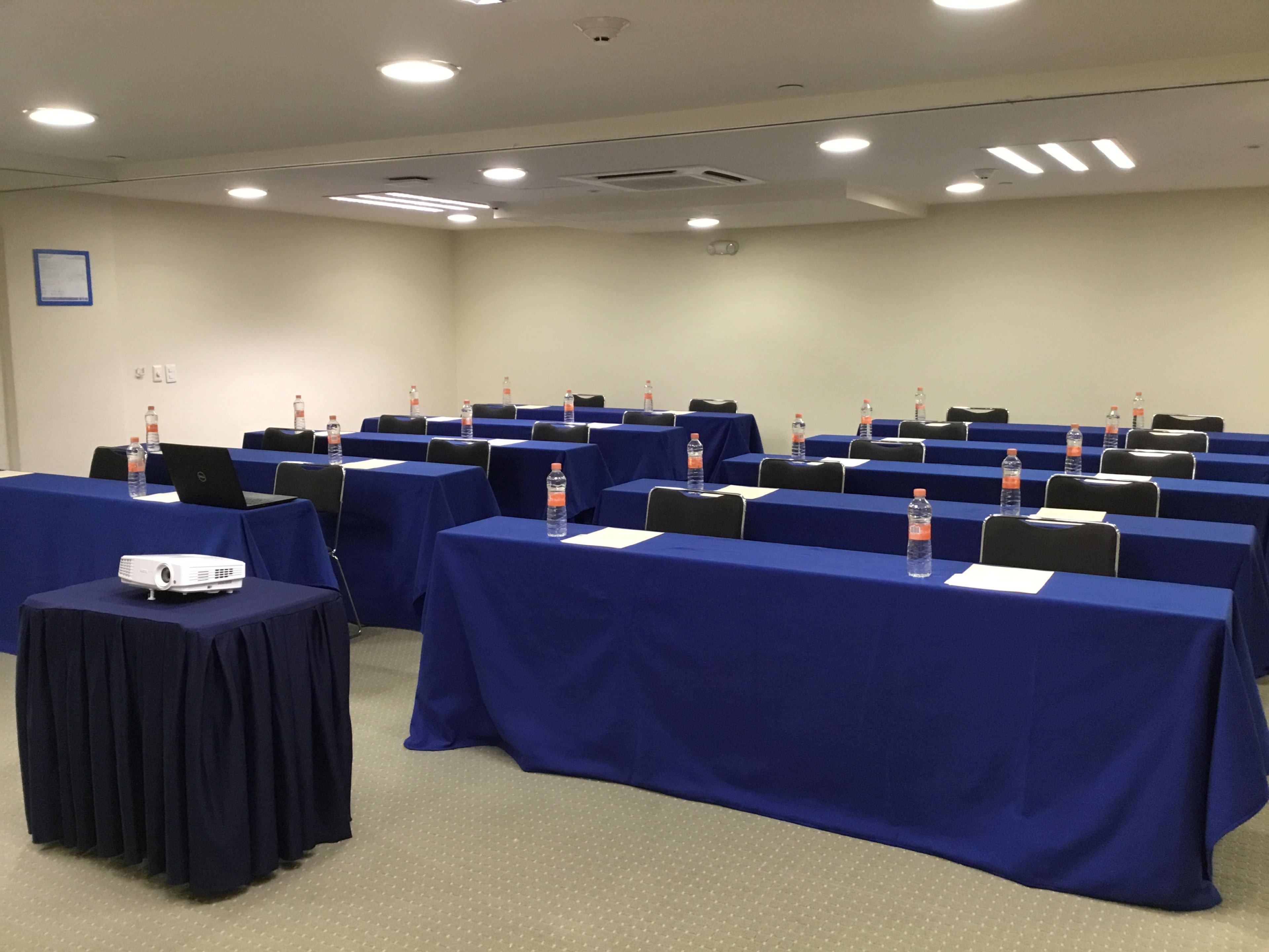 ספופן Holiday Inn Express Guadalajara Expo By Ihg מראה חיצוני תמונה