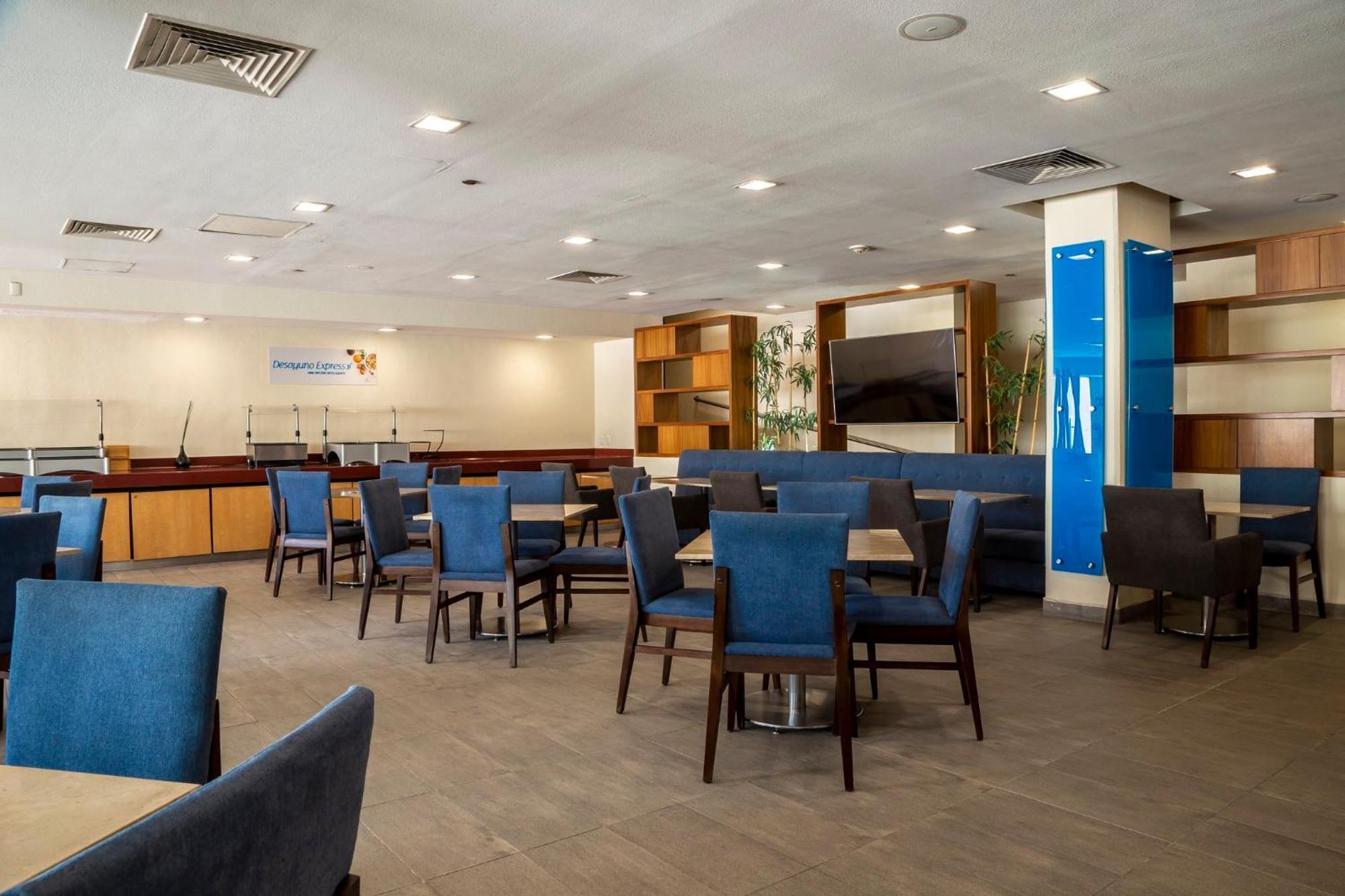 ספופן Holiday Inn Express Guadalajara Expo By Ihg מראה חיצוני תמונה