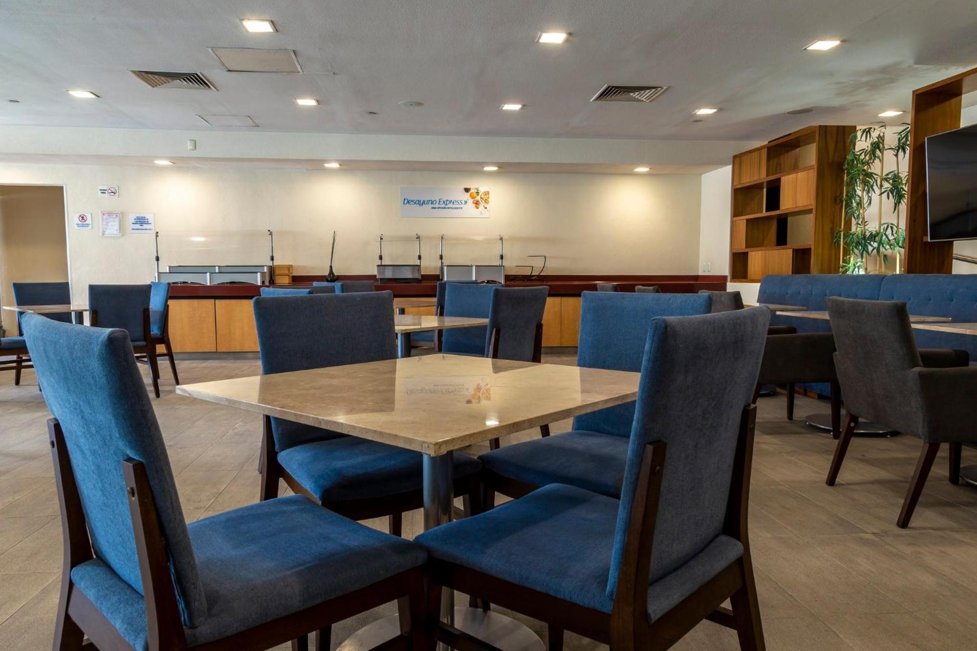 ספופן Holiday Inn Express Guadalajara Expo By Ihg מראה חיצוני תמונה
