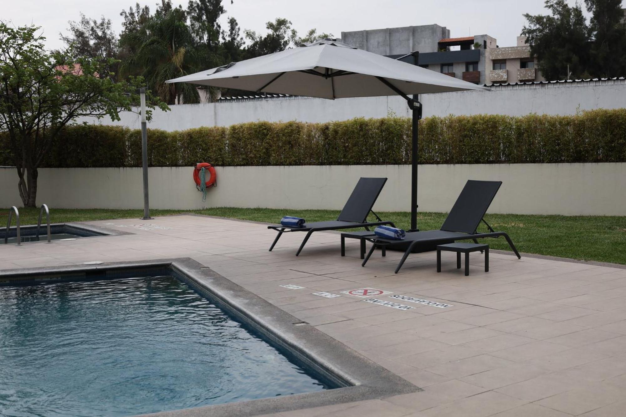 ספופן Holiday Inn Express Guadalajara Expo By Ihg מראה חיצוני תמונה