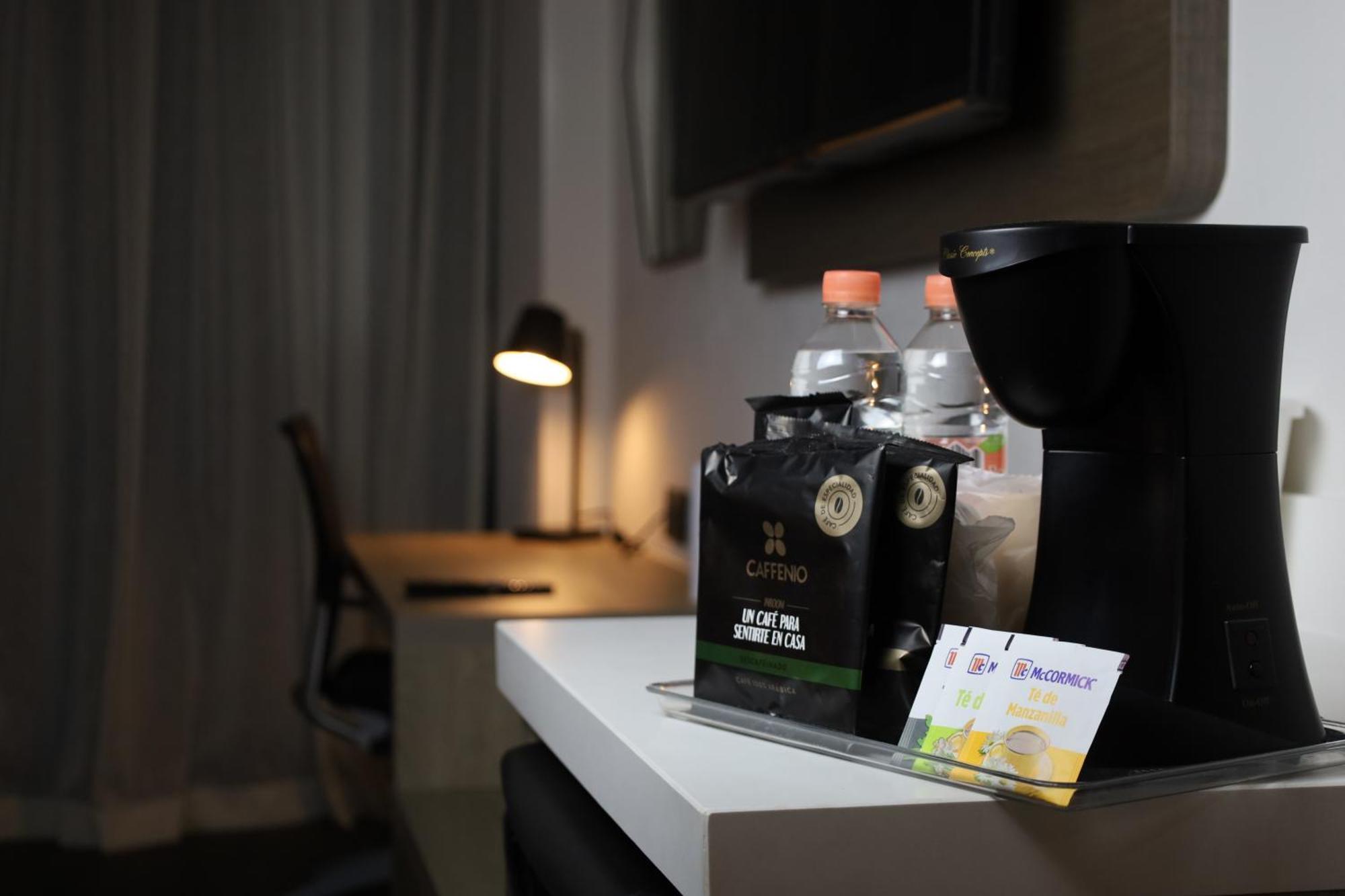 ספופן Holiday Inn Express Guadalajara Expo By Ihg מראה חיצוני תמונה