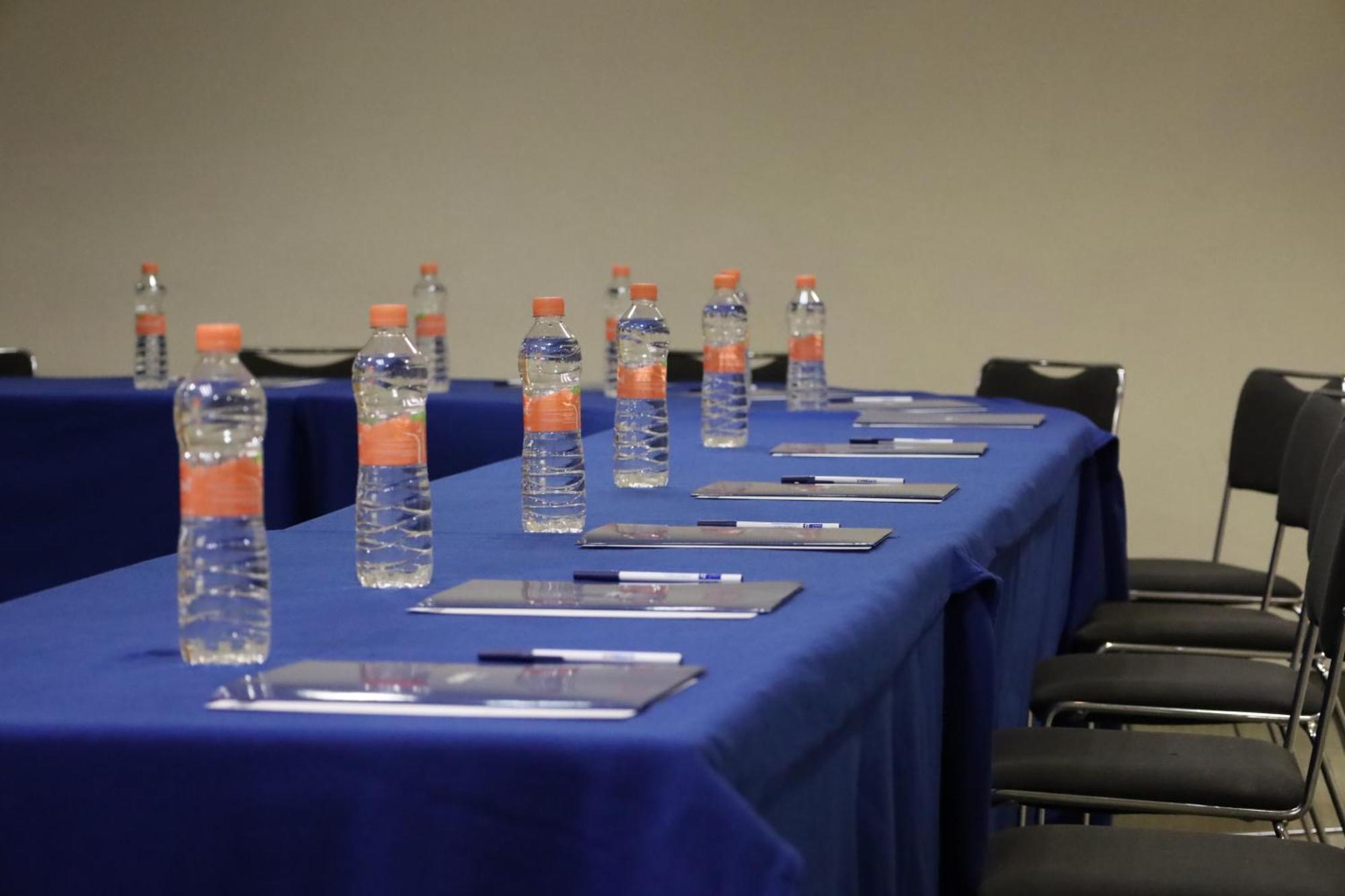 ספופן Holiday Inn Express Guadalajara Expo By Ihg מראה חיצוני תמונה