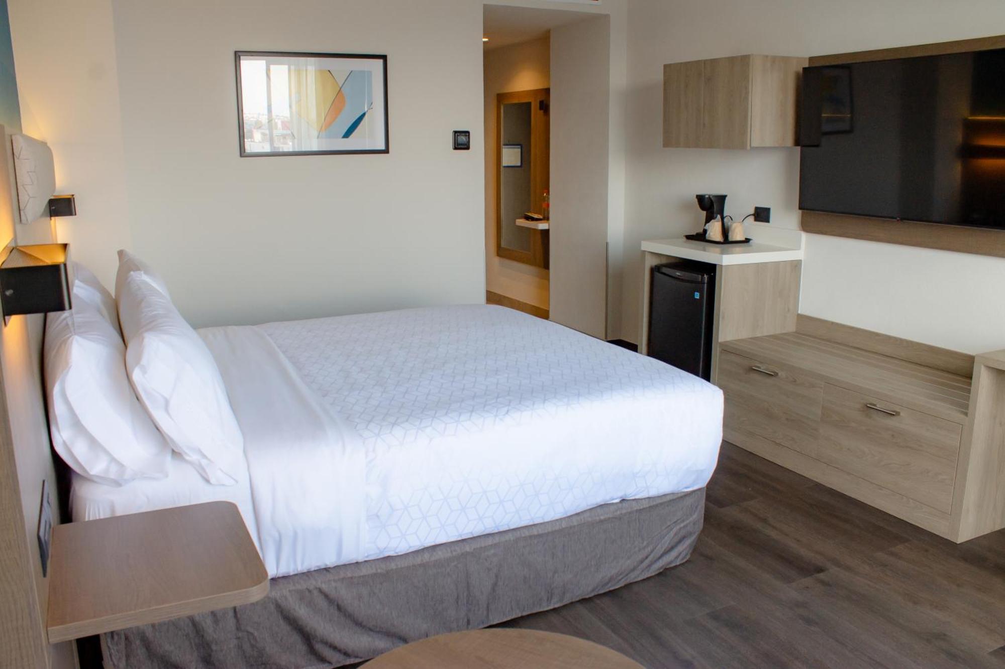 ספופן Holiday Inn Express Guadalajara Expo By Ihg מראה חיצוני תמונה